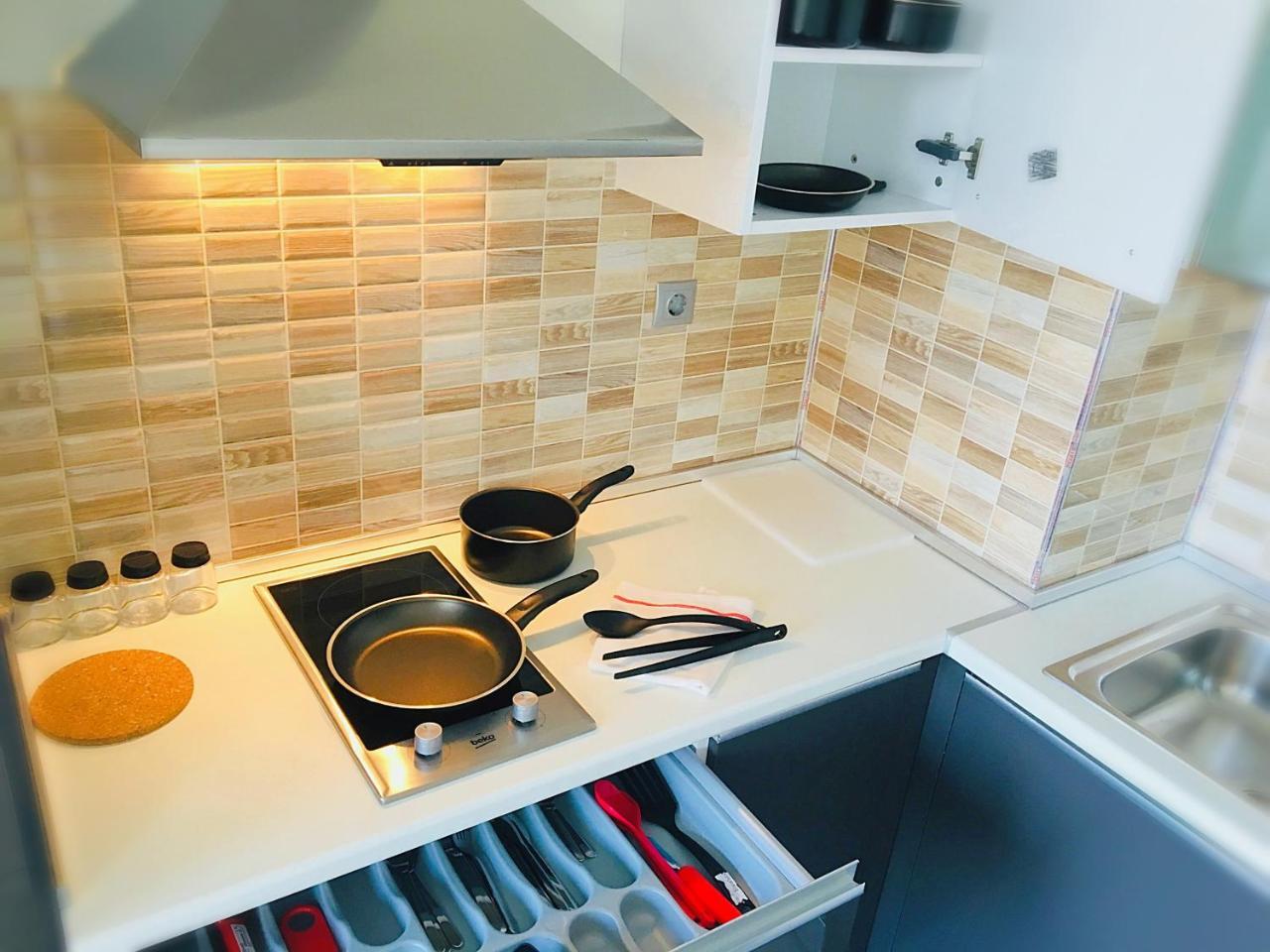 Mdm Sky Apartments 스코페 외부 사진